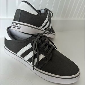 Men’s Adidas Only Worn Once Athletic Shoe Lace Up Size US 10